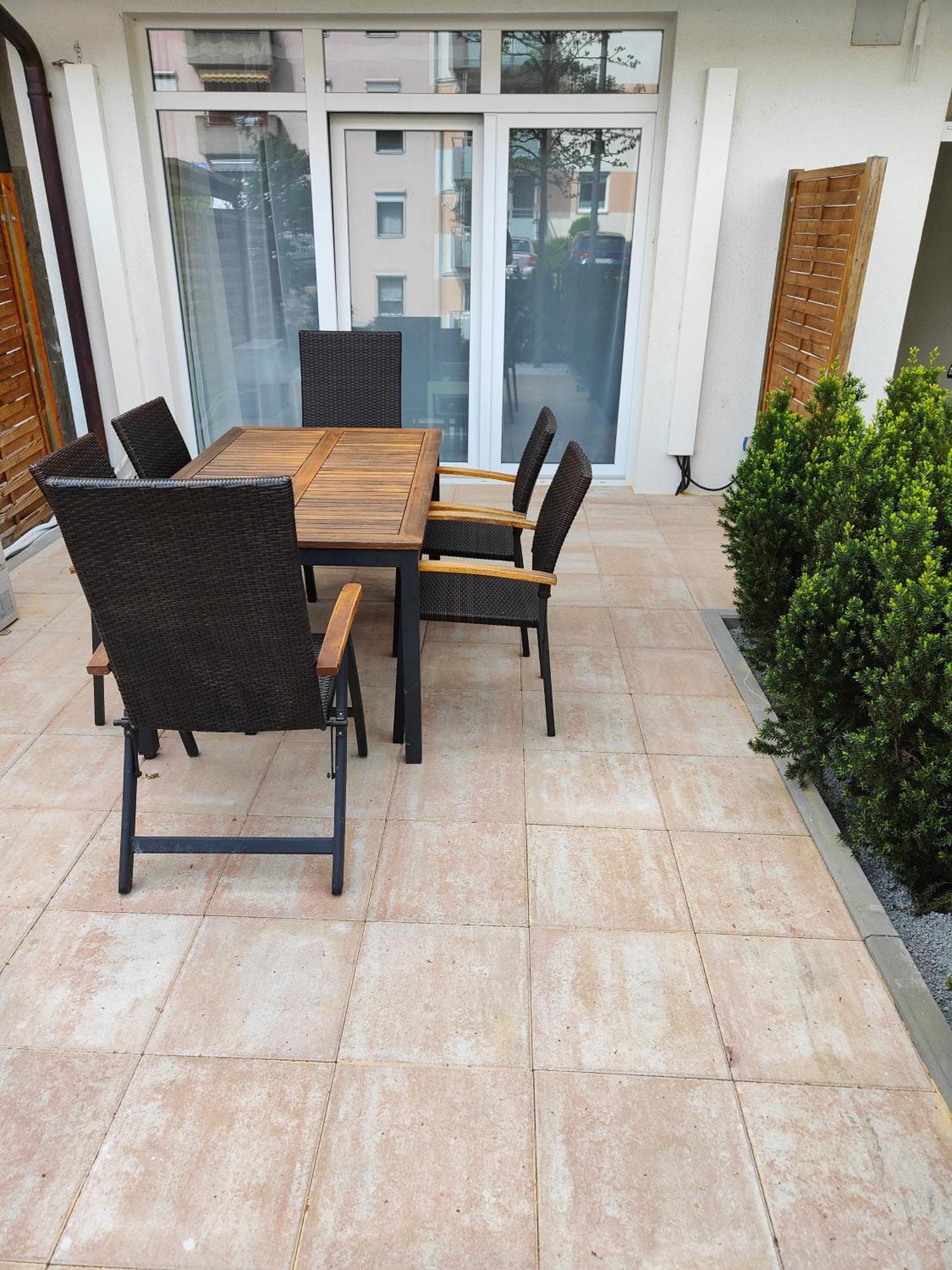 Eleonoras Ferienwohnung In Wuerzburg Stadt Mit Terrasse Im Erdgeschoss Inklusive Eigenen Parkplaetzen Vor Der Tuer Kültér fotó